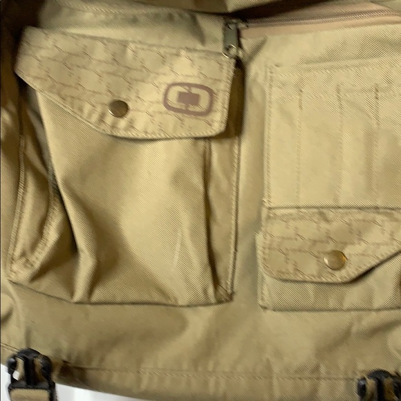 Ogio Canvas Messenger Bag - Picture 4 of 8